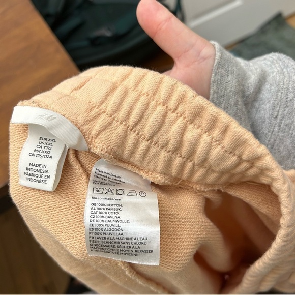 H&M Peach Sweat Shorts Size XXL - Picture 3 of 3